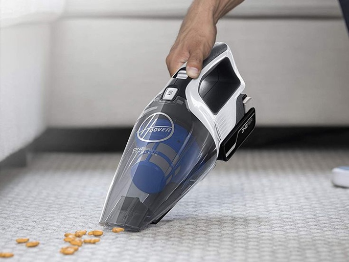Handheld vacuums are a great way to clean up cat litter, and they're much easier to use than a traditional vacuum cleaner.