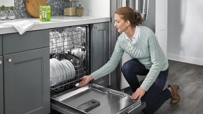 There are plenty of alternative ways to get your dishes clean. If you don't have a dishwasher or your dishwasher is on the fritz, never fear!